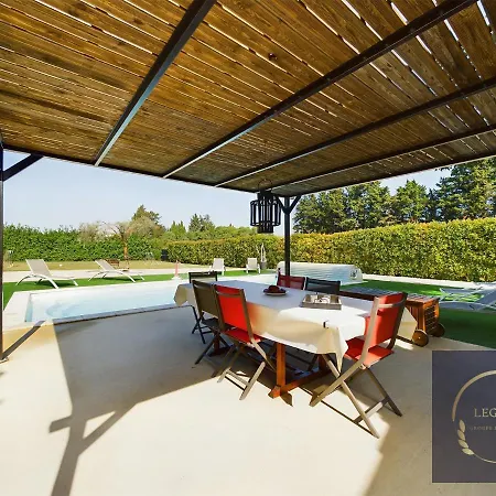 Villa Crousadou, 10 Personnes Avec Piscine A *